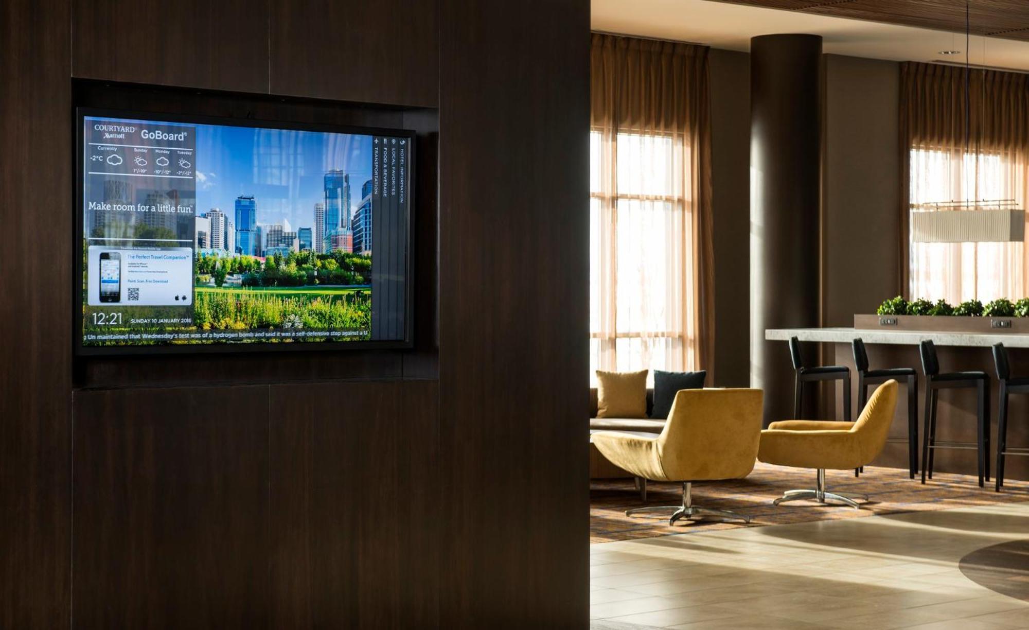Готель Courtyard By Marriott Calgary South Екстер'єр фото