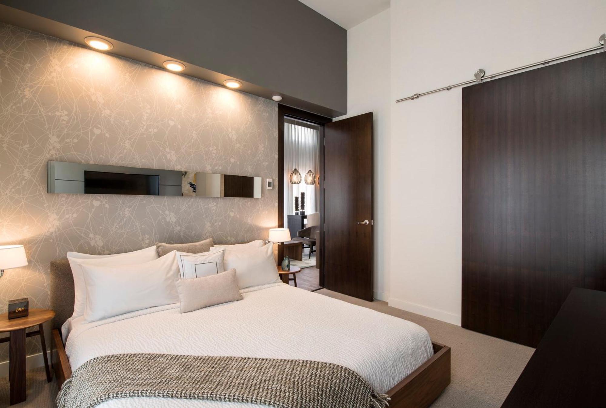 Готель Courtyard By Marriott Calgary South Екстер'єр фото
